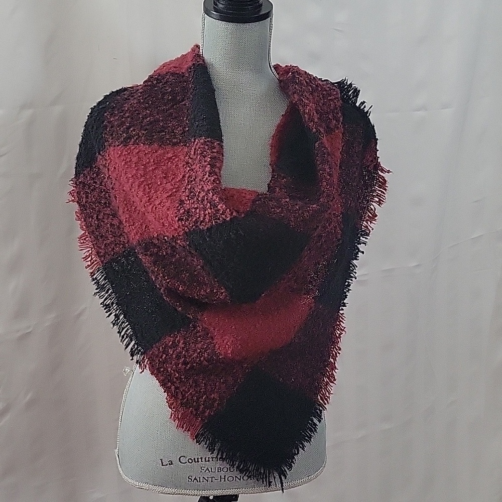 Women's Sonoma Goods For Life Black & Red Buffalo Triangle Scarf